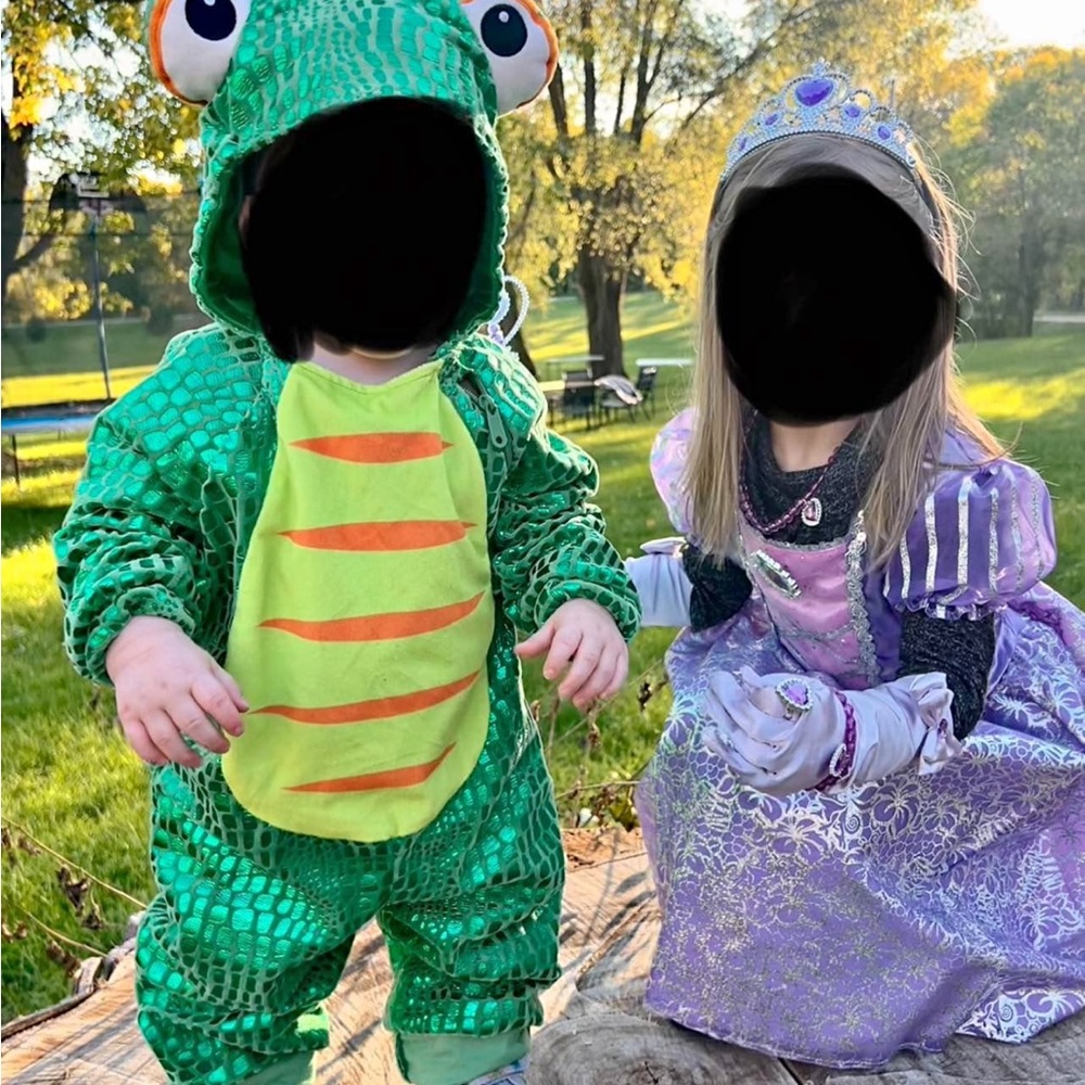 Chameleon/Pascal costume